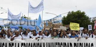 ESTE 17 DE SEPTIEMBRE La UNNE marcha en Corrientes y Resistencia, contra el veto y en defensa de la universidad pública