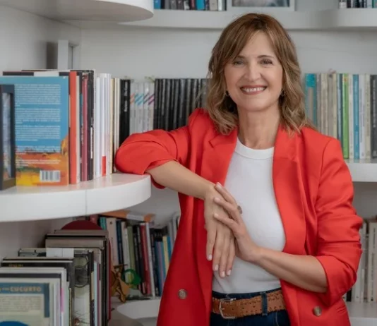 “El desafío educativo ya no es prohibir la IA sino enseñar a pensar” Mariana Maggio es pedagoga, educadora y escritora especializada en tecnología educativa, también autora de diversos libros sobre esa especialidad.