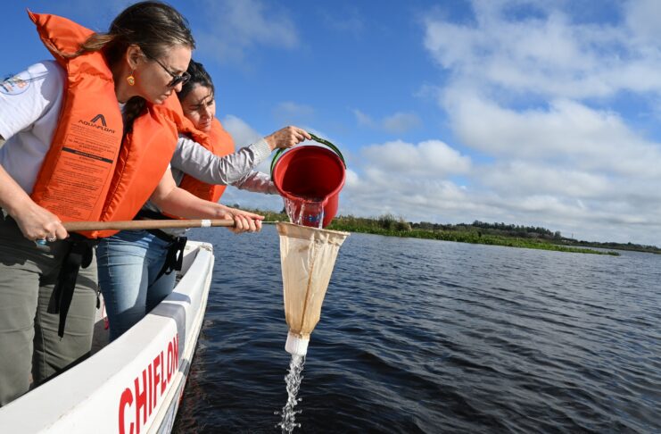 La UNNE participa de un proyecto internacional para relevar microplástico en ríos y lagunas