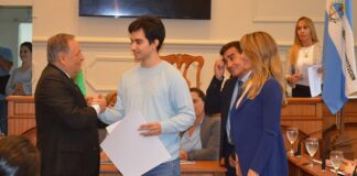 Reconocimiento Título Honorífico del Concejo Deliberante de Corrientes para estudiante de la UNNE