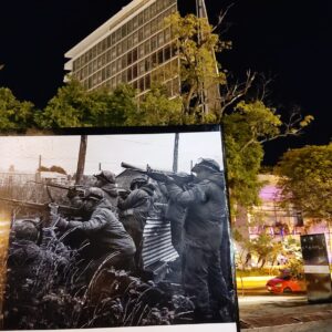 Muestra fotográficas 40 años de democracia argentina en Asunción1