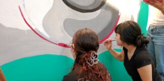 ESTE VIERNES 5 DE SEPTIEMBRE, EN COMTULAB «Voces que quedan»: impulsan mural y recomendaciones para una cobertura periodística ética en memoria de dos estudiantes