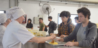 MENÚ SUPERVISADO POR NUTRICIONISTAS Desde el 10 de marzo funcionan los Comedores de la UNNE