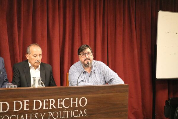 El abogado Pablo Busemi fue uno de los expositores en el Primer Conversatorio a 50 años del Golpe Militar que se realizó días atrás en la Facultad de Derecho de la UNNE.