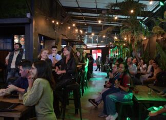 AUSPICIADO POR LA UNNE En bares de Corrientes y Resistencia, investigadores compartieron experiencias de hacer ciencia desde la región