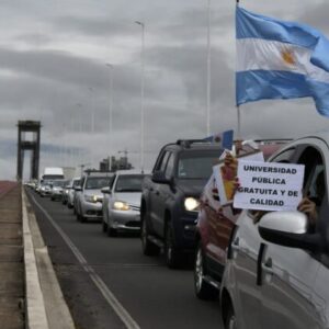 Primera marcha en defensa de la educ pública
