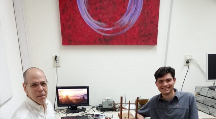 Enseñanza de la Ciencia Con la ayuda de microcontroladores explica las Leyes de la Física en el nivel secundario