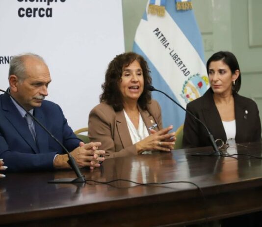 Se presentó «Antibióticos bajo la lupa», el proyecto para frenar la resistencia antimicrobiana en el que trabaja la UNNE junto a Salud de Corrientes