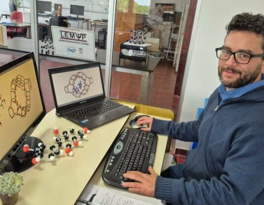 Con simulaciones computacionales estudian mecanismos moleculares de transformación de biomasa en bioproductos y biocombustibles