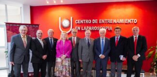 Pioneros de la cirugía laparoscópica argentina se reunieron en la Facultad de Medicina de la UNNE