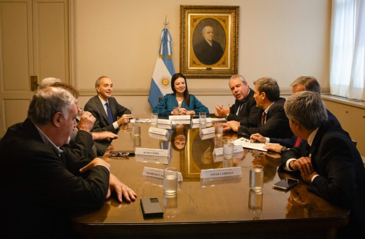 Con avances en el diálogo pero sin resultados, terminó la reunión entre rectores de universidades y el gobierno nacional El rector de la UNNE, Omar Larroza participó del encuentro.