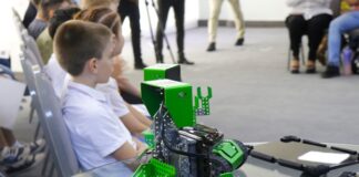 CON 13 ROBOTS PREPARADOS EN EL CUATRIMESTRE Más de 20 niños y niñas del taller de robótica de la UNNE participarán del Maker-Tech 2026