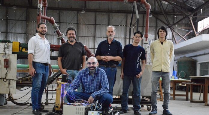 VINCULACIÓN TECNOLÓGICA La UNNE y una empresa chaqueña desarrollaron un robot tipo rover para aplicaciones agrícolas