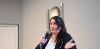 Tamara Rubilar desarrolló ante investigadores de la UNNE un mapa para transformar investigación en soluciones
