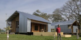 Arquitectura Con sus propias manos construye su vivienda utilizando materiales amigables con el ambiente