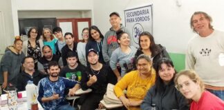 Extensión Universitaria Con la producción de recursos didácticos buscan la inclusión educativa de alumnos sordos