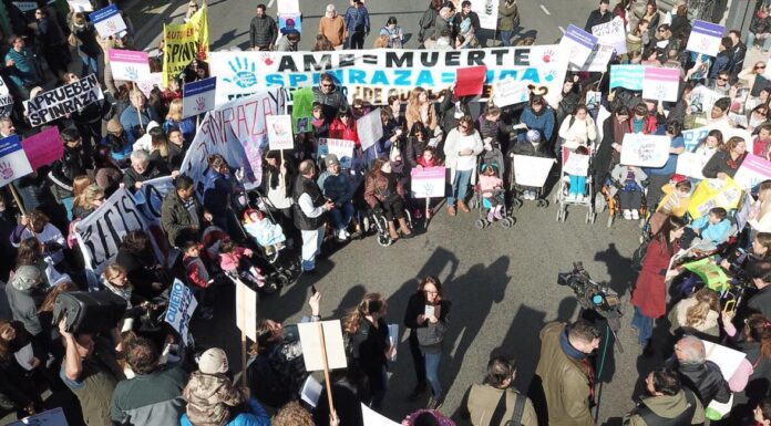DEL EQUIPO DE COMUNICACION DE LA UNNE Por artículo sobre accesos a medicamentos para la Atrofia Muscular Espinal, distinguen al periodista José Goretta