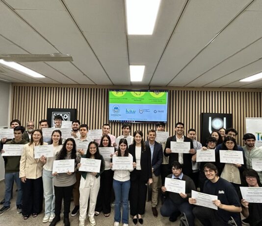 Entregaron certificados a la tercera promoción del programa Talentos Digitales en FaCENA