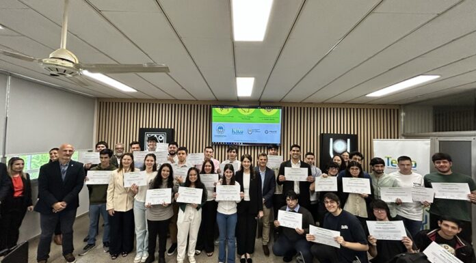 Entregaron certificados a la tercera promoción del programa Talentos Digitales en FaCENA