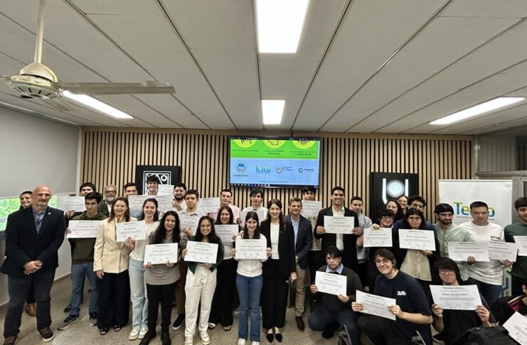 Entregaron certificados a la tercera promoción del programa Talentos Digitales en FaCENA