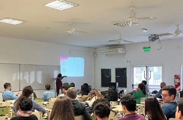Tesis y tesistas: dos jornadas para compartir preguntas y experiencias sobre Comunicación Social