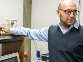 Investigador dicta Seminario en la FAMAF de la Universidad Nacional de Córdoba