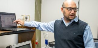 Ciencia y Tecnología Investigador dicta Seminario en la FAMAF de la Universidad Nacional de Córdoba