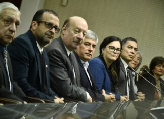 CONVENIO MARCO DE COOPERACIÓN La UNNE y la UNaF se asocian para iniciar con el dictado de Cursos Virtuales