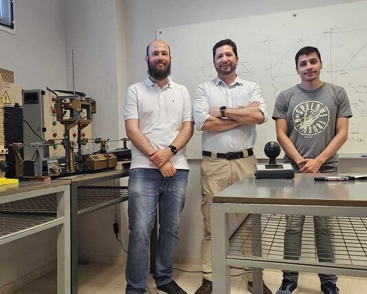 Becario desarrolla un medidor de estrés térmico y calidad del aire en ambientes laborales