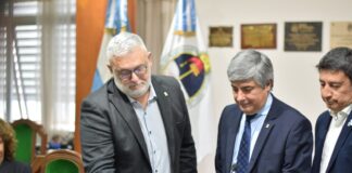 LA UNNE YA CUENTA CON VICERRECTOR Y GABINETE DE GESTIÓN José Leandro Basterra fue elegido vicerrector de la UNNE con el voto unánime de integrantes del Consejo Superior