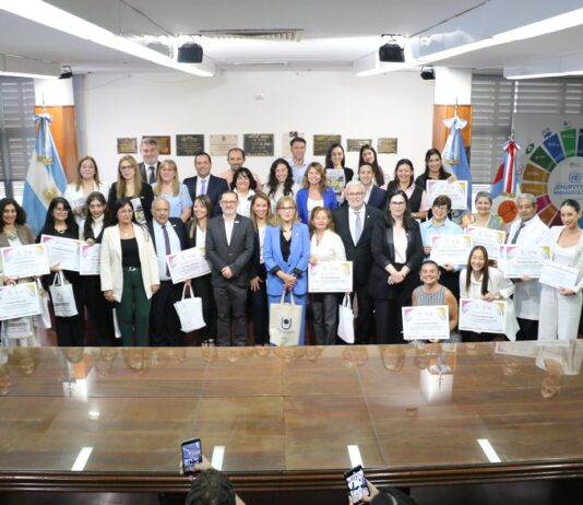 Por sus prácticas innovadoras, la UNNE distinguió a docentes primarias correntinas con el “Premio a la Alfabetización”