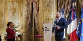 FaCENA Docente e Investigador de FaCENA obtuvo la insignia como Caballero en la orden de las Palmas Académicas de Francia