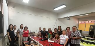PROGRAMA UPAMI Docentes de FaCENA capacitan a jubilados de Corrientes en Informática