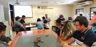 COORDINADO POR EL CENTRO DE GEOCIENCIAS APLICADAS Geociencias en las escuelas, revalorizando los recursos del NEA