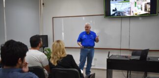 SIMPOSIO Destacado investigador de Florida disertó en FaCENA