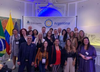 FORTALECIMIENTO DE LA INTERNACIONALIZACIÓN En Estados Unidos, la UNNE mostró su oferta académica y generó vínculos con universidades del mundo La UNNE fue una de las treinta instituciones de educación superior argentinas, que participaron de NAFSA 75.