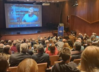 CULTURA Y COMPROMISO SOCIAL “Memoria para Construir”, un documental con auspicio de la UNNE para conmemorar los 40 años de democracia argentina Referentes de la UNNE participaron de la presentación del documental en la Biblioteca Nacional.