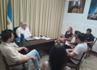 INTEGRACIÓN UNIVERSITARIA Y CAPACITACIÓN COMPLEMENTARIA Escuela de Educación Profesional firma acuerdo con Fundación Emprende Comunidad de Chaco