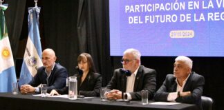 LA UNIVERSIDAD AL SERVICIO DEL DESARROLLO La UNNE reunió a referentes del estado y del sector socio productivo del Chaco en jornada de vinculación para “el futuro de la región” Foto: Prensa Gobierno del Chaco
