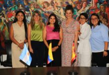 MOVILIDAD INTERNACIONAL Trabaja en la Facultad de Derecho y expuso sobre procesos de matriculación estudiantil en Colombia