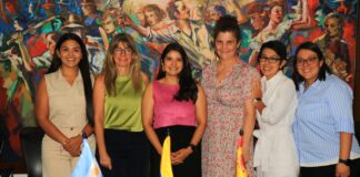 MOVILIDAD INTERNACIONAL Trabaja en la Facultad de Derecho y expuso sobre procesos de matriculación estudiantil en Colombia