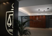 Dos maestros del Derecho, Rosenkrantz y Hernández, debaten la jurisprudencia de la Corte en la UNNE