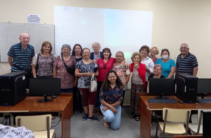 Humanidades fortalece su compromiso con la educación a lo largo de la vida con nuevos cursos para personas mayores