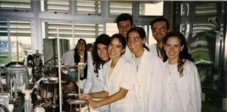 FaCENA cierra el 2025 conmemorando los 50 años de la carrera de Bioquímica