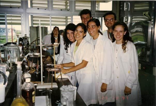 FaCENA cierra el 2025 conmemorando los 50 años de la carrera de Bioquímica