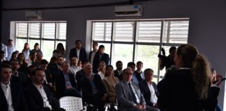 Con la UNNE como actor del desarrollo tecnológico, el gobierno de Corrientes firmó un acuerdo con Amazon