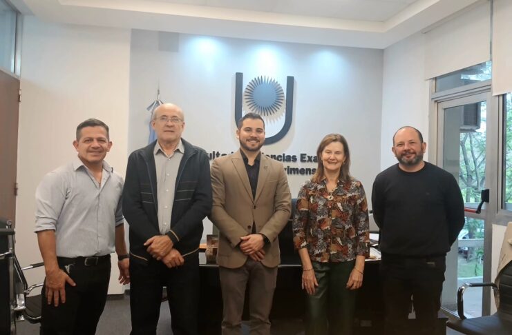 Ingeniero de Paraguay visitó FaCENA para forjar redes de investigación y extensión en energías renovables