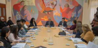 El Rector Larroza visitó el Consejo Directivo de Humanidades