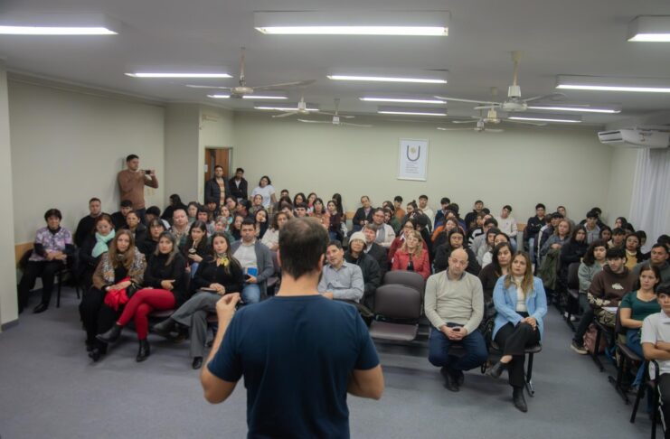 Humanidades dispuso una charla sobre bullying, cyberbullying y exposición de menores en redes sociales