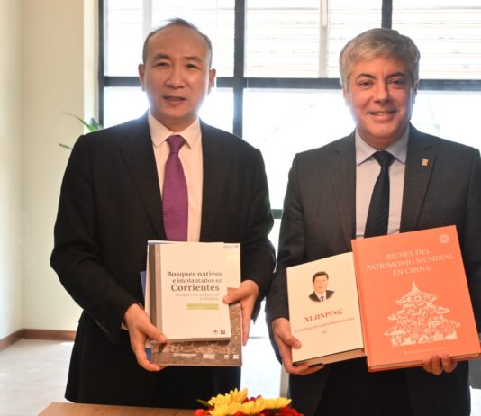 El embajador de China visitó el Parque Tecnológico en Corrientes y fue recibido por el Rector de la UNNE